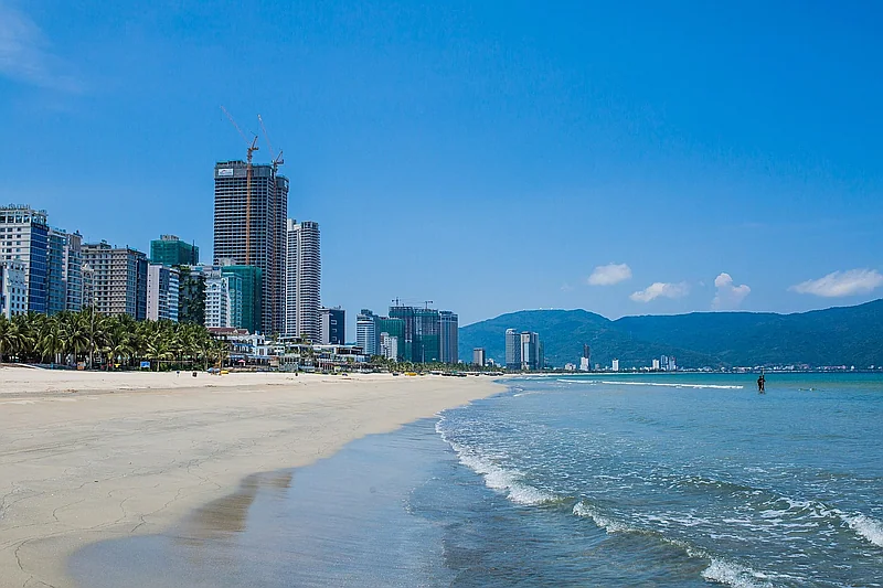 https://cdn.dulich24h.comNhững bãi biển đẹp nhất Đà Nẵng 2025: Top 5 điểm tắm biển & nghỉ dưỡng